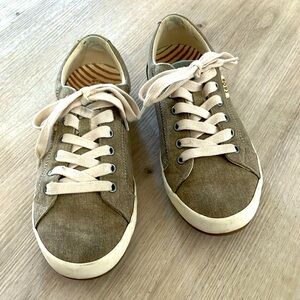 Women’s Taos Footwear Canvas Brown/Cream Sneakers size 8.5